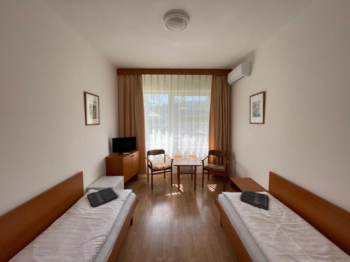 Hello Balcsi Apartmanhaz Tihany Bagian luar foto