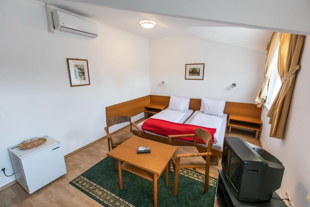 Hello Balcsi Apartmanhaz Tihany Bagian luar foto
